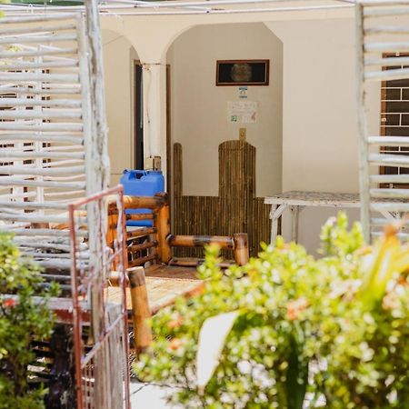 Puerto Galera Hostel エクステリア 写真